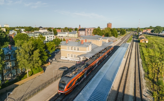 Elroni rong Tartu jaamas
